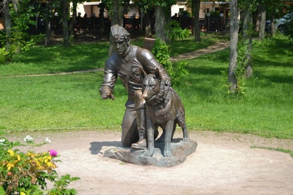 Терлецкий парк памятники