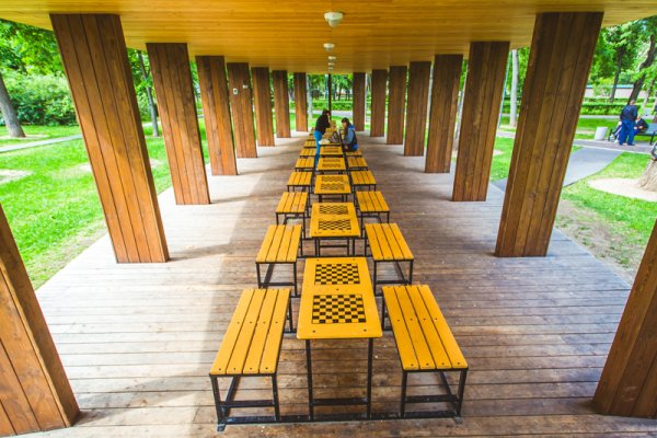 Шахматная беседка Гончаровский парк