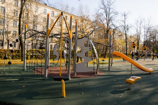 Гончаровский парк качели