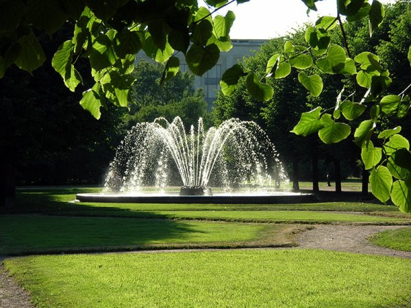 Фонтан парковый