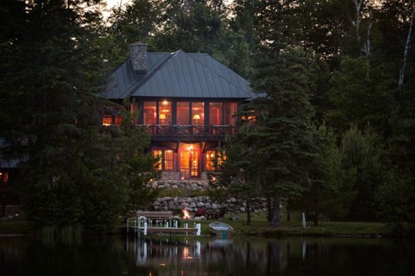 Дом у озера
