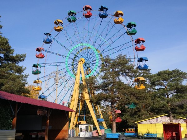 Гагарин парк Челябинск аттракционы