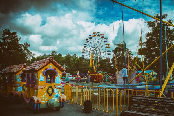 Парк им Юрия Гагарина Челябинск аттракционы