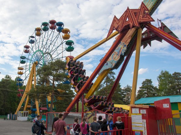Гагарин парк Челябинск аттракционы