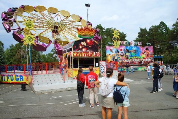 Гагарин парк Челябинск аттракционы