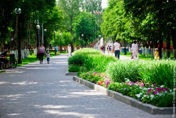 Парк Гагарина Самара клумбы