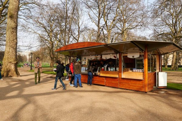 Ларьки в парке Горького