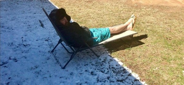 Тепло одет в жару