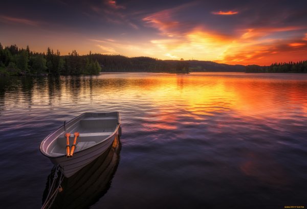 Озеро лодка рассвет
