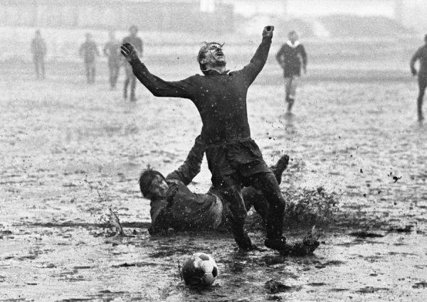 Футбол в любую погоду картинки