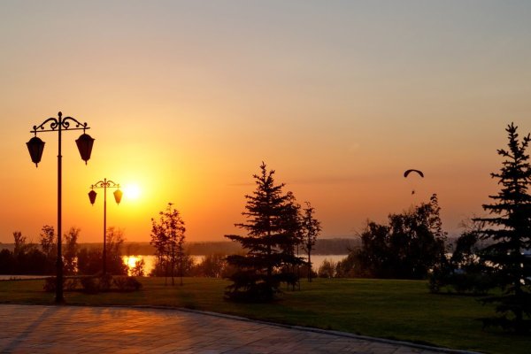 Осенний закат в городе