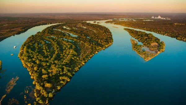 Зимбабве река Замбези