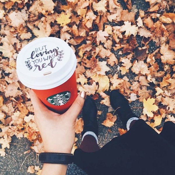 Стаканчик кофе осень
