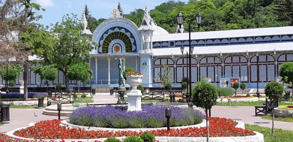 Бульвар-парк цветник Пятигорск
