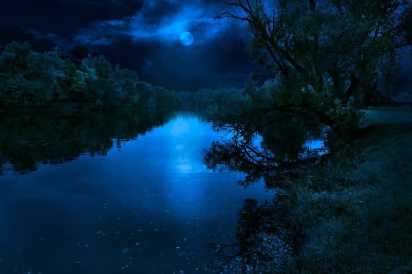 Озеро ночью