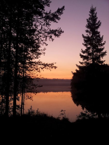 Озеро ночью