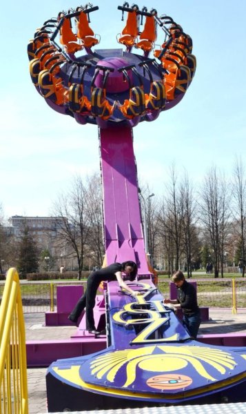 Карусели в Новокузнецке парк Гагарина