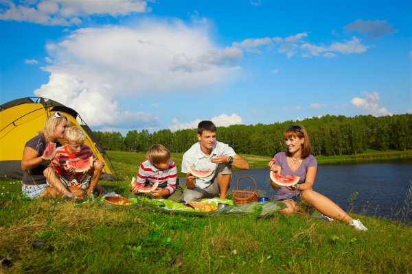 Семья пикник палатка