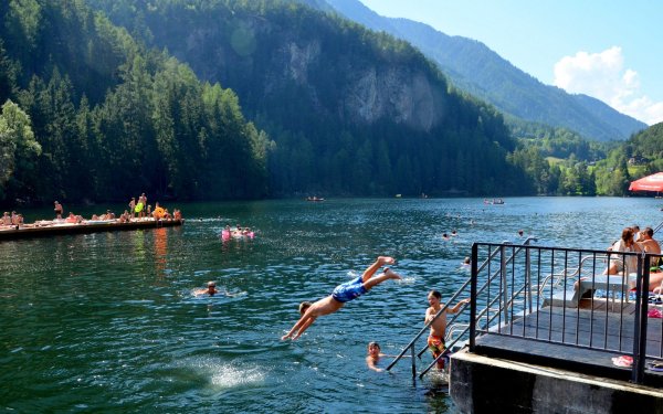 Купание в Горном озере