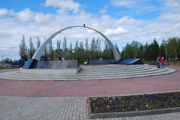 Парк Победы Омск памятники