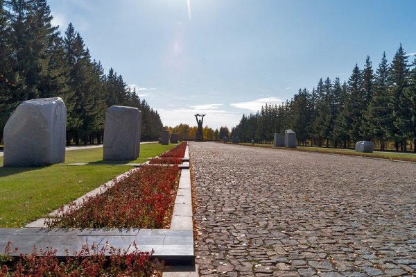 Парк Победы в Омске мемориальный комплекс
