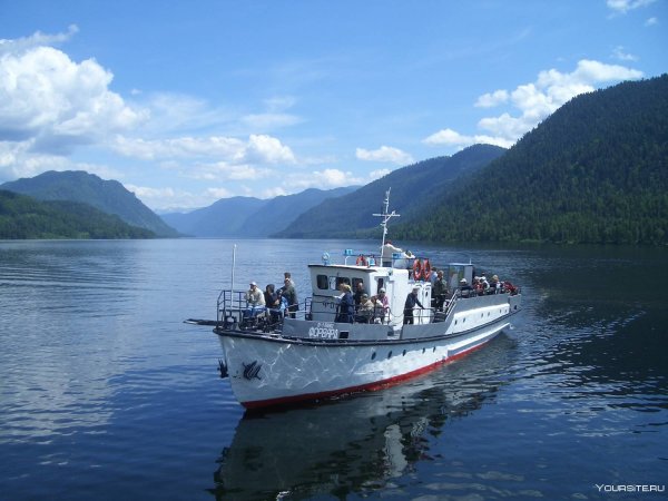 Телецкое озеро Алтай на катере