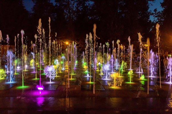 Поющие фонтаны Казань парк Горького