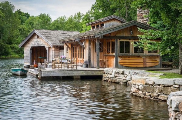 Кэбин у реки