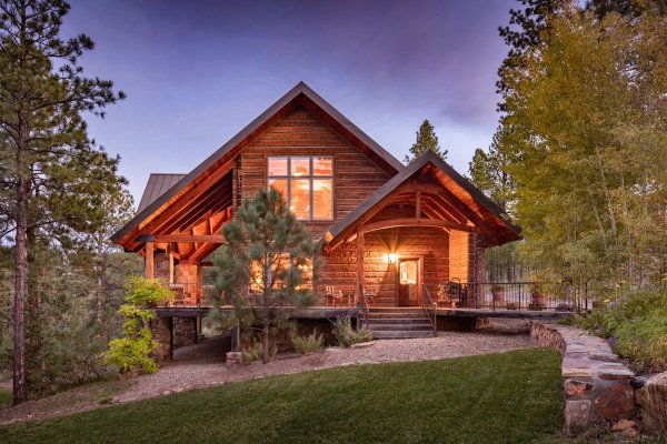 Красивые дома из дерева на природе