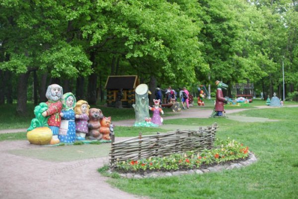 Парк Дубки Сестрорецк Поляна сказок