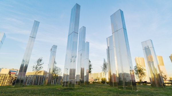 Парк Ходынское поле зеркальный Лабиринт