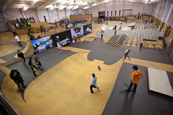 Закрытый скейтпарк в Москве