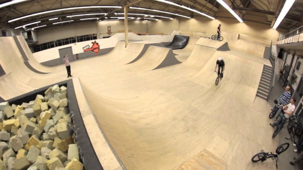 Крытый скейт парк в Москве