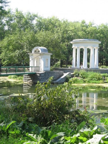 Ротонда в Харитоновском парке Екатеринбург