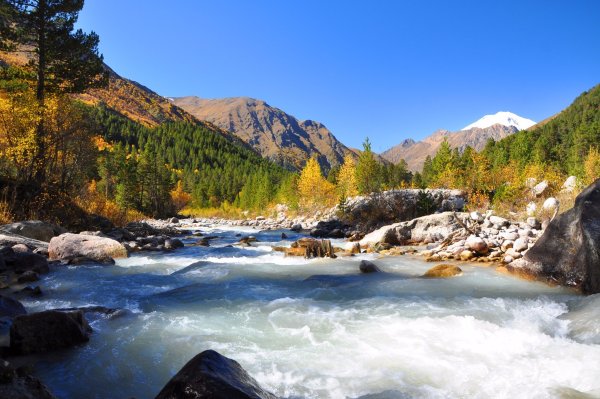 Горная река Приэльбрусье