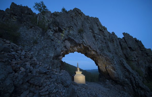 Храм ворота Алханай