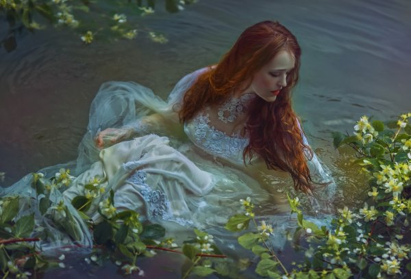 «Девушка у пруда» (1923)