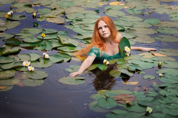 Вера Котельникова фотосессия в болоте