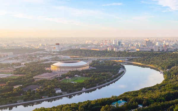 Воробьевы горы вид на Лужники