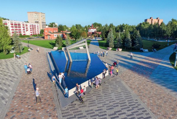 Достопримечательности Нижнекамск сквер Лемаева