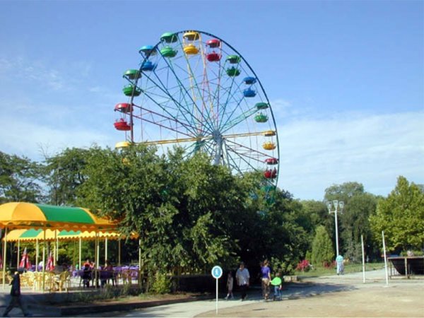 Евпатория парк аттракционов Фрунзе