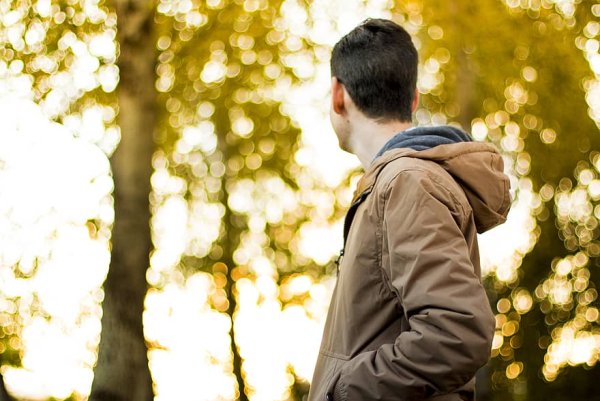 Мужчина осень