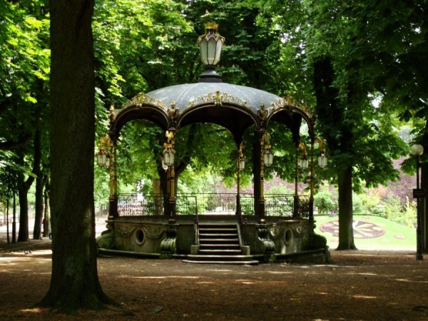 Парк беседки самоубийц Франция