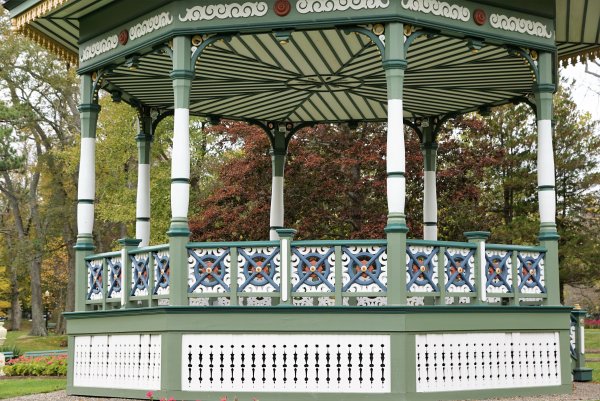 Виды беседок в парке