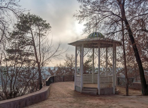 Ротонда в Уфе в парке