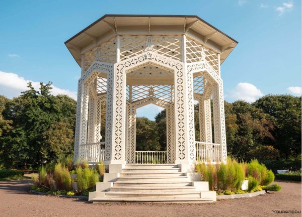 Парк Горького ажурная беседка