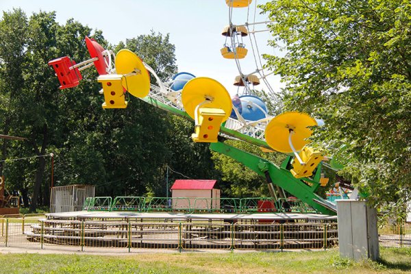 Парк Гагарина Самара аттракцион Орбита