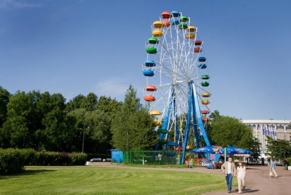 Парк аттракционов Гагарин парк