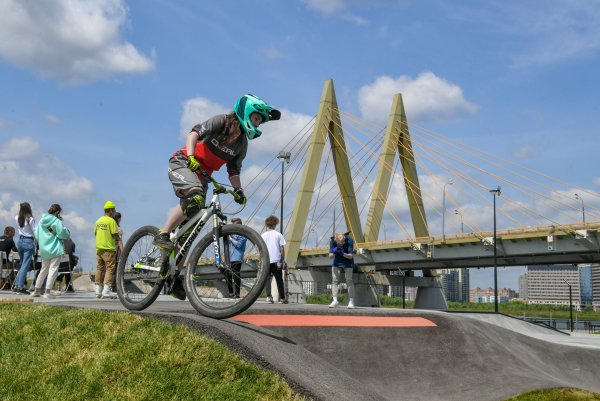 Парк под мостом Миллениум Казань