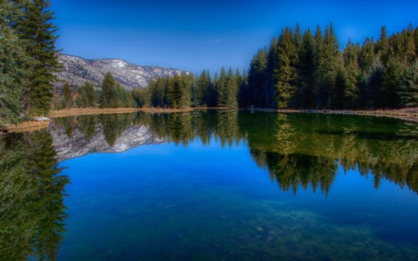 Красивое озеро